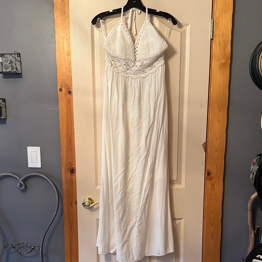 Elegant White Halter Maxi Dress